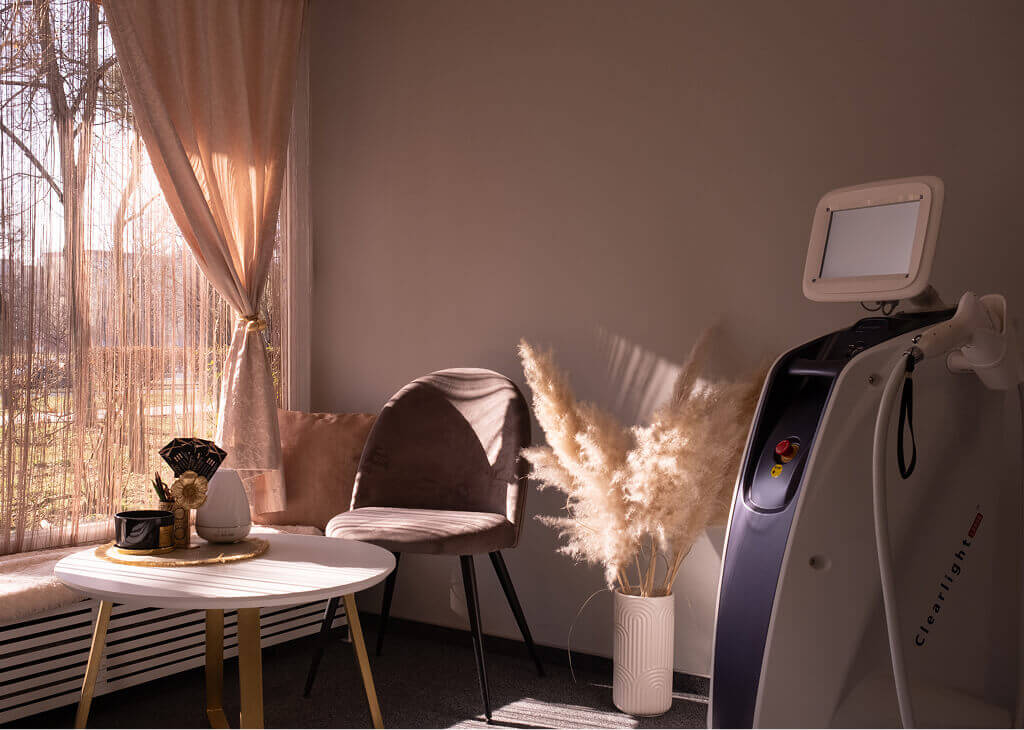 Luxe Laser szalon belső enteriőr Ajkán – modern és elegáns környezet